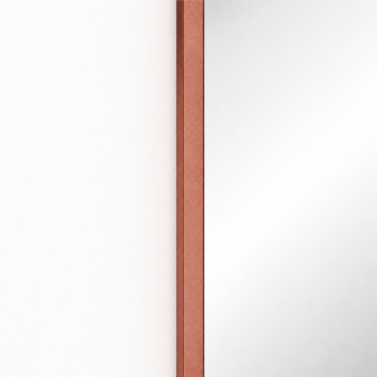 Detalle del marco en MDF color oro rosa