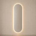 Espejo Ovalado Flotante Porto 50x160 Cm Luz Led encendido, vista frontal