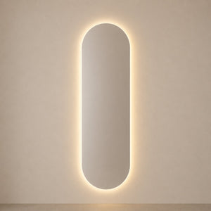 Espejo Ovalado Flotante Porto 50x160 Cm Luz Led encendido, vista frontal